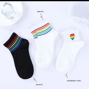 3PAIRS Women's Rainbow Stripe Crew Socks